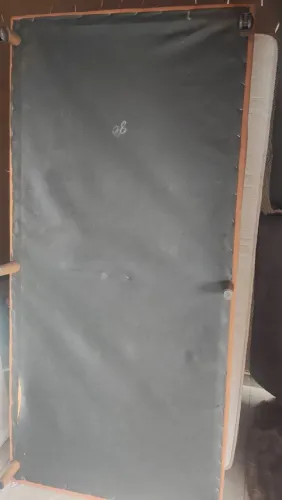 Vende-se cama box solteiro com colchão semi nova em ótimo estado usada apenas 2 semanas 