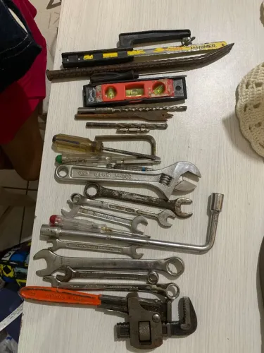 Ferramentas variadas maleta acompanha