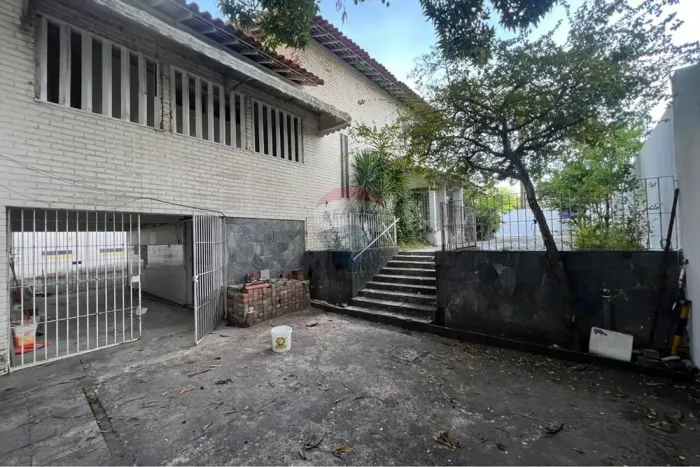 Vendo Excelente Casa de Alto Padrão na Madalena. Recife-PE.