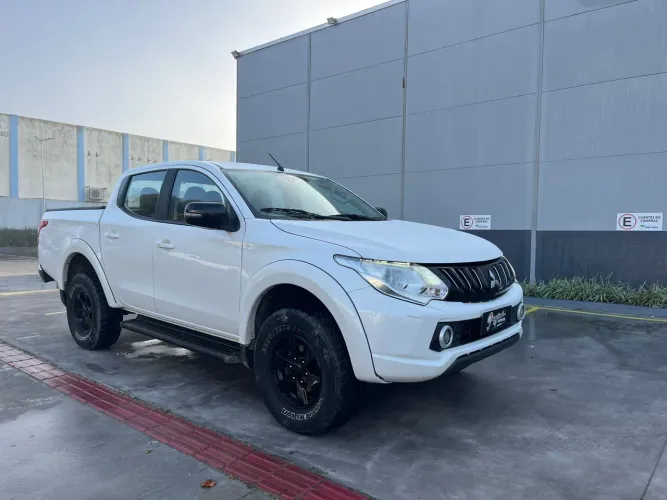 Mitsubishi TRITON HPE-S 2.4 CD 4X4 TB Diesel Aut. 2018