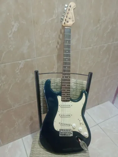 Guitarra stratosonic Gianini anos 80