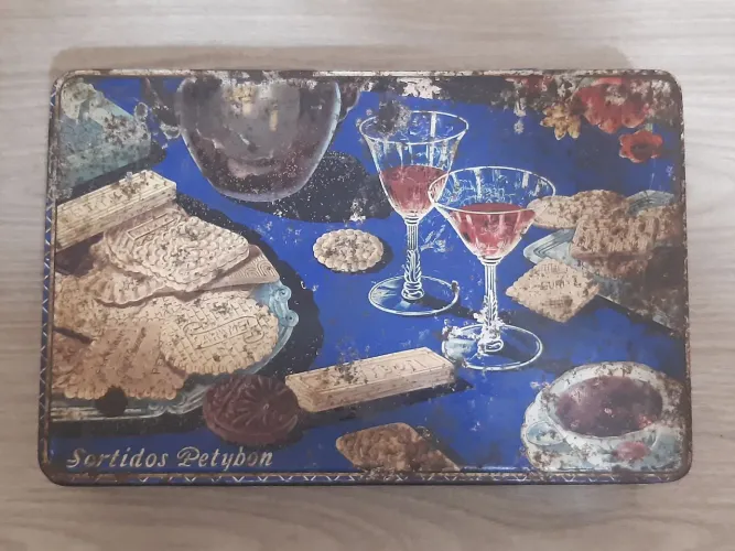 Lata Antiga Biscoitos Petybon