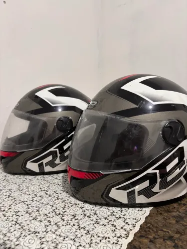 2 capacetes R8 pro-tork