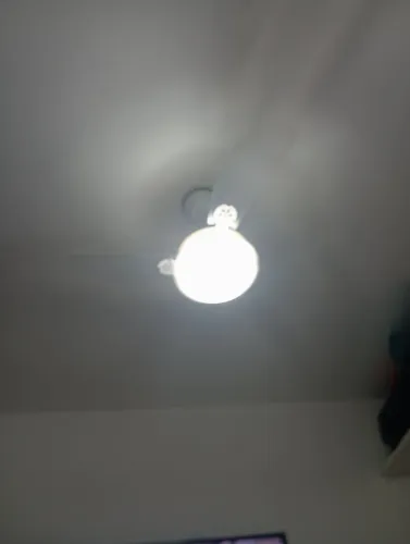 Ventilador de teto usado com controle remoto 