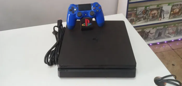 Playstation 4 / Slim
