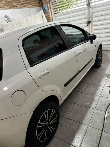 Fiat Punto Attractive 1.4 Fire Flex 8V 5P 2013