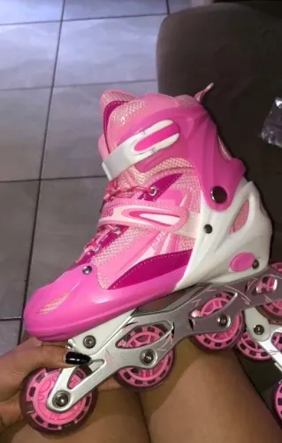 Patins rosa, com tamanho regulável