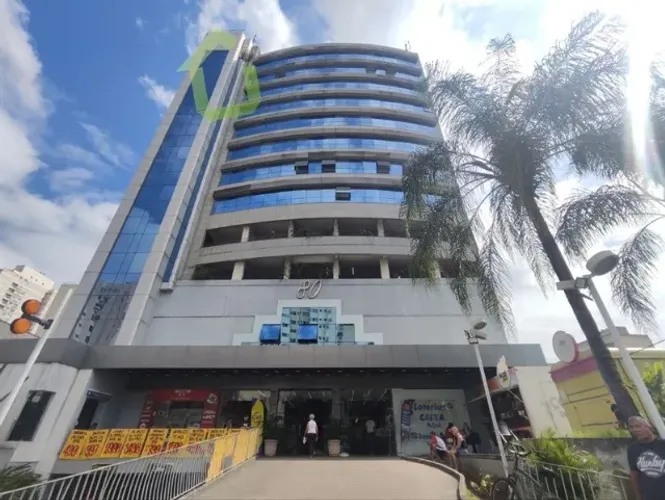Excelente loja comercial na galeria do Edifício Empresarial Vianense.  A loja está pronta!
