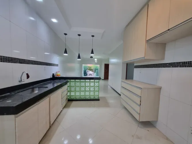 Casa com 3 suítes no condomínio Lion Ville