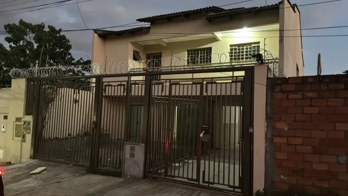 Sobrado 04 quartos atrás do Shopping Passeio das Águas - Aluguel