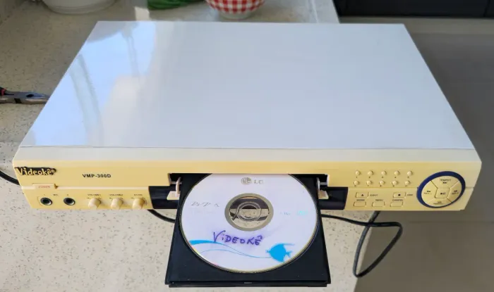 Videoke vmp 300D com CD 5560 músicas 