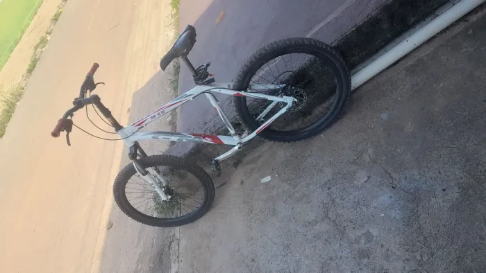 Bike mx6 aro 26 550 reais , aceito negociação 