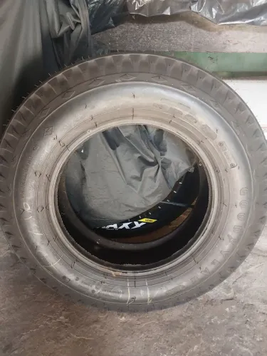 Pneus Goodyear aro 16 Caminhão