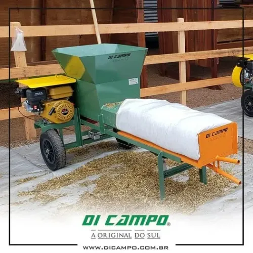 Máquina Compactadora Ensacadora de Silagem Di Campo