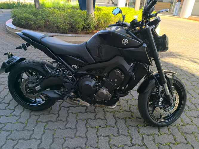 MT 09 2025 preta