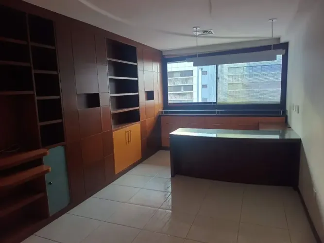 Sala para aluguel com 68m² em Enseada do Suá - Vitória - ES