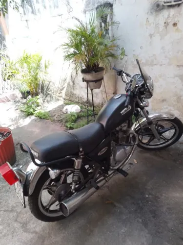 Suzuki intruder 125 ano 2010