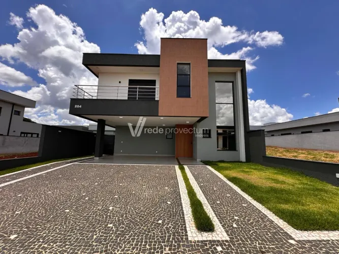 Casa para venda no Condomínio Royal Garden com 4 suítes na cidade de Paulínia.