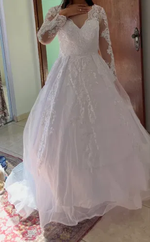 Vestido de noiva tam 44 (nunca usado)