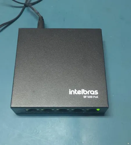 Switch 5 Portas Fast Ethernet com 4 Portas PoE Intelbras SF 500
