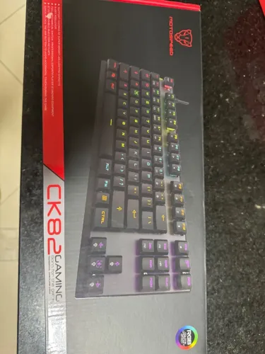 Teclado mecânico Motospeed CK82 switch red