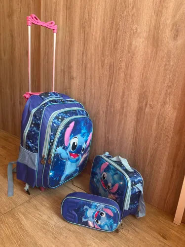 MOCHILA DO STITCH COM RODINHAS