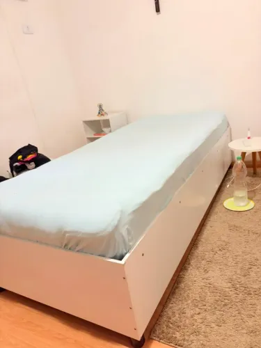 Armário porta de correr com Espelho + Cama de solteiro