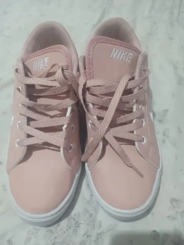 Tênis feminino novo