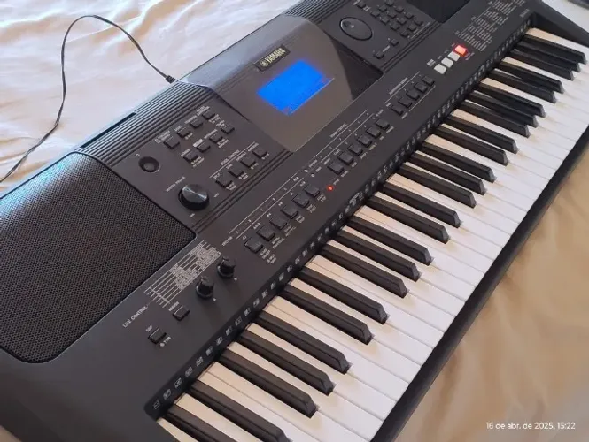 Teclado Yamaha PSR-E453 (Estado de Zero)