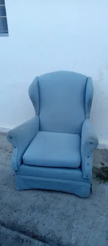 Poltrona azul (para retirada, não entregamos)