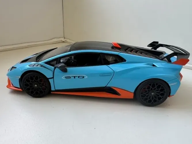 Miniatura Lamborghini Huracan STO 1:18 - Rastar