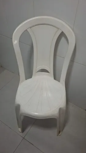 Cadeira de Plástico Branca Sem Braço
