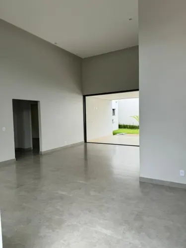 / Casa Moderna Arniqueiras Lote 426m2 - 3 Suítes, Piscina e Churrasqueira ]