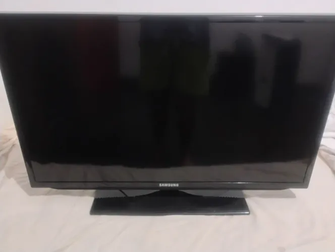 TELEVISÃO LCD 32 POLEGADAS <br>R$ 50,00