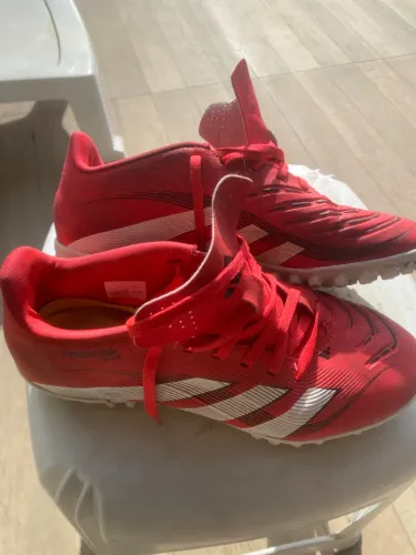 Chuteira adidas Predator
