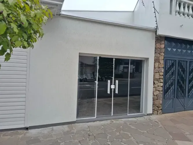 BENTOALVES aluga loja térrea, c/ 25m2, bairro Rio Branco - Caxias do Sul - RS