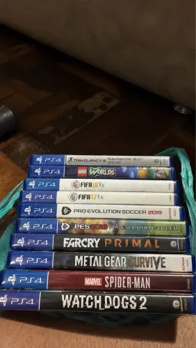 10 Jogos Originais PS4 - Spider-Man, Watch Dogs 2, Far Cry e FIFA - Aceito Propostas