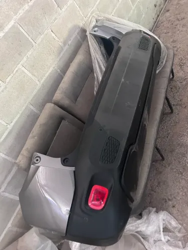 Pára-choque traseiro Renegade com sensor