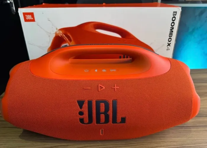 Bombox 4