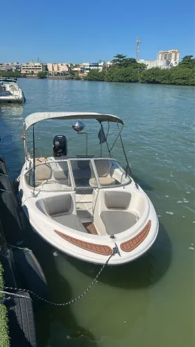 Lancha bayliner 160