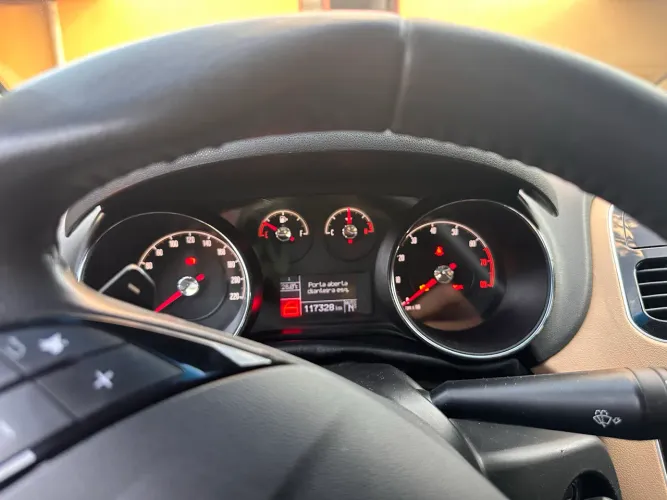 Fiat Linea Absolute 1.9/1.8 Flex Dualogic 4P 2015