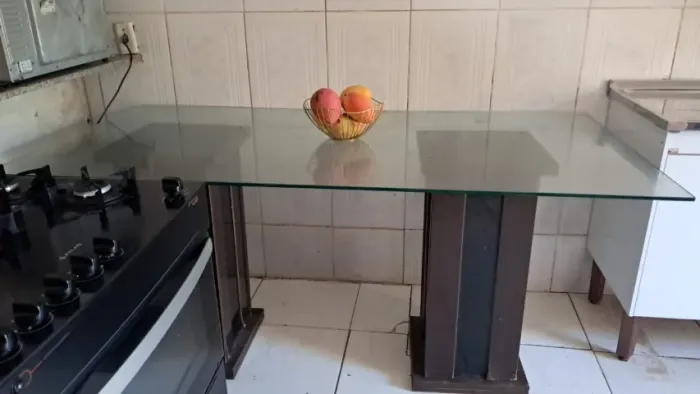 Mesa de jantar de vidro