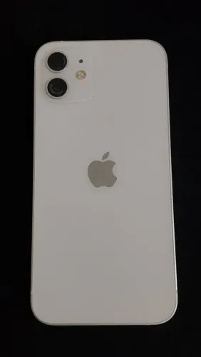 Celular iPhone 12 muito novo mesmo nunca foi aberto passar o dia inteiro carregado muito 