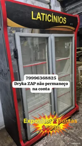 Expositor duas portas auto serviço