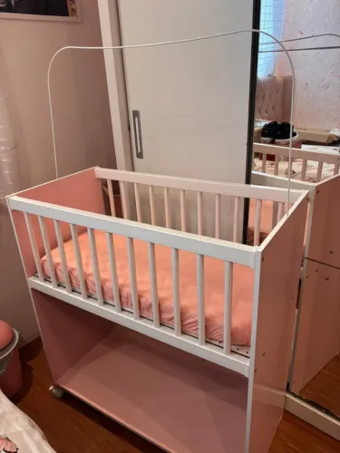 MINI BERÇO ROSA MONTADO MAS NUNCA USADO 