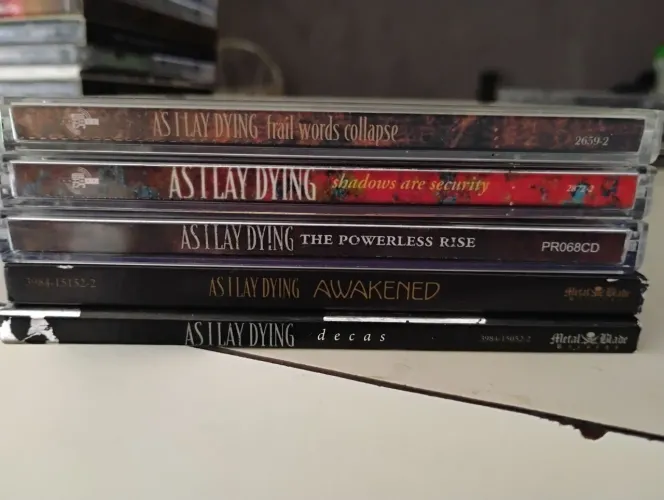 As I Lay Dying Cds Originais