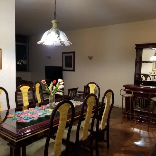 Conjunto de mesa , aparador e bar