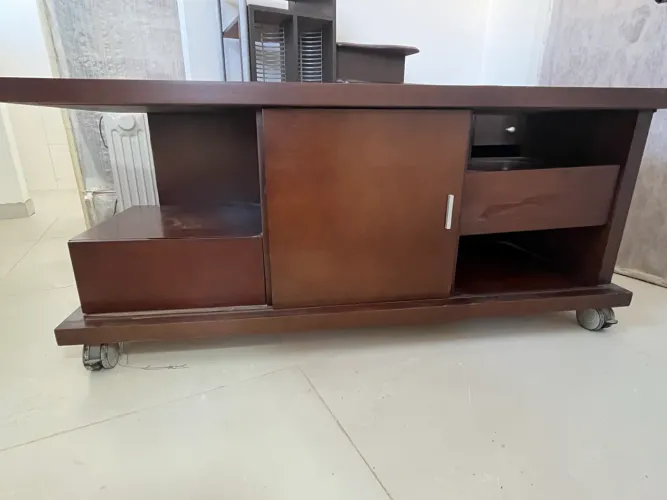 ? Rack para Sala de TV em Madeira - Excelente Estado de Conservação. 
