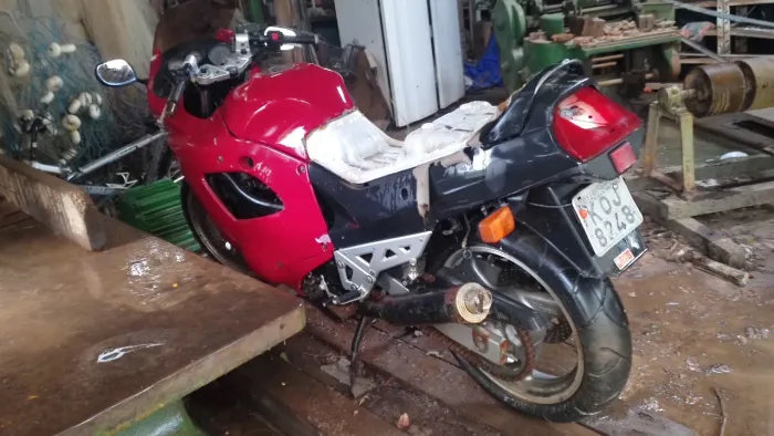 Troco Suzuki 750 por égua mansa