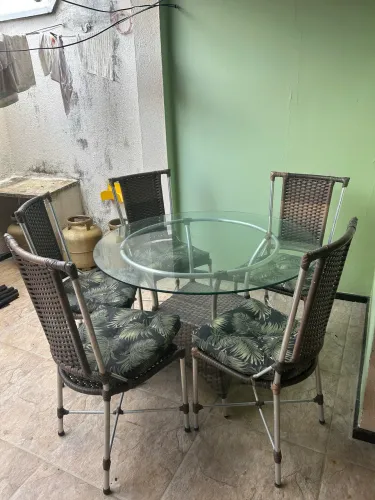 Mesa de jantar de rattan